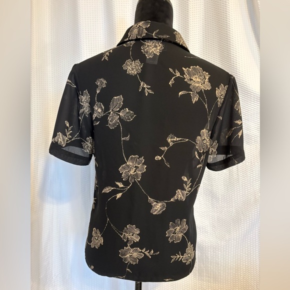 Pendelton black sheer floral print short sleeve button down blouse size 4 - Picture 3 of 6